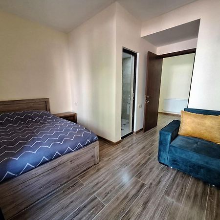 Alongside Park Borjomi Hotel Bagian luar foto