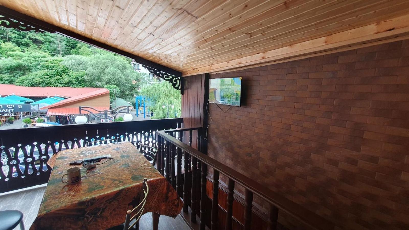 Alongside Park Borjomi Hotel Bagian luar foto